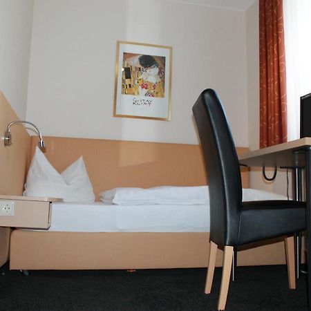 Hotel Huebler フランクフルト エクステリア 写真