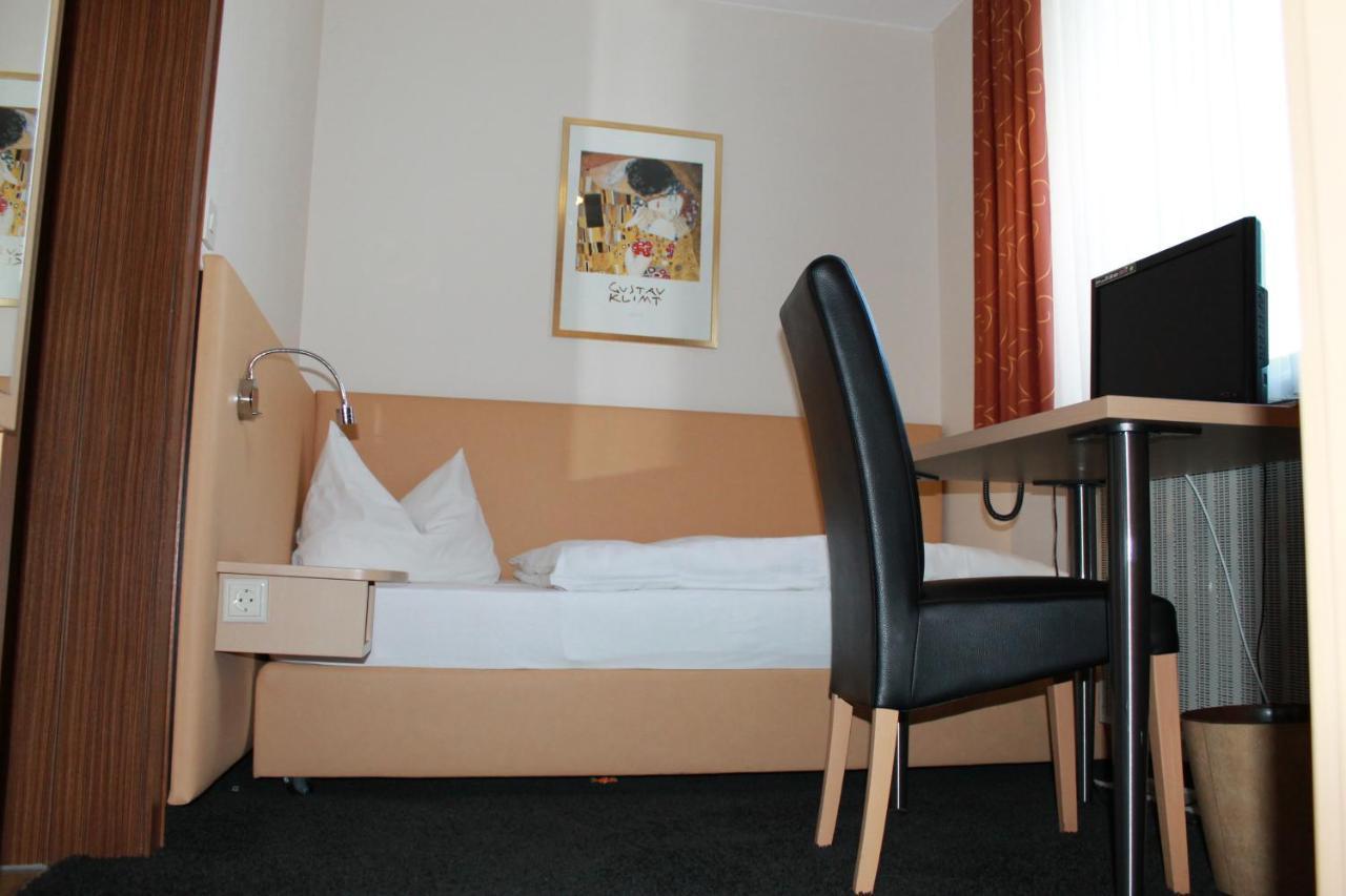 Hotel Huebler フランクフルト エクステリア 写真