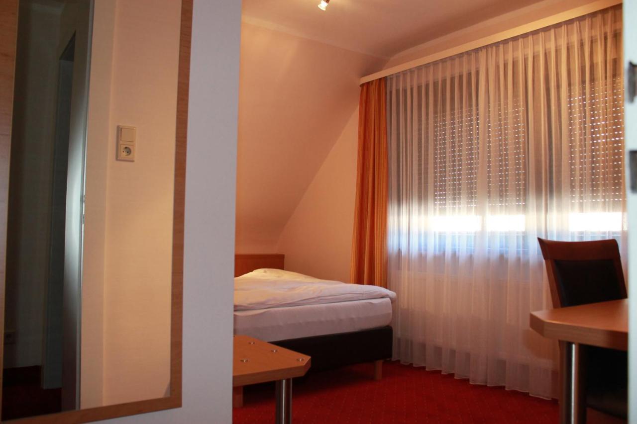 Hotel Huebler フランクフルト エクステリア 写真