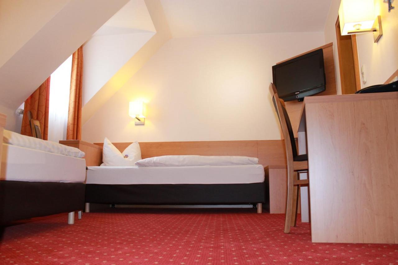 Hotel Huebler フランクフルト エクステリア 写真