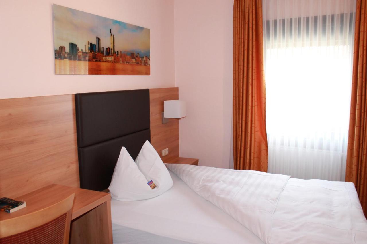 Hotel Huebler フランクフルト エクステリア 写真
