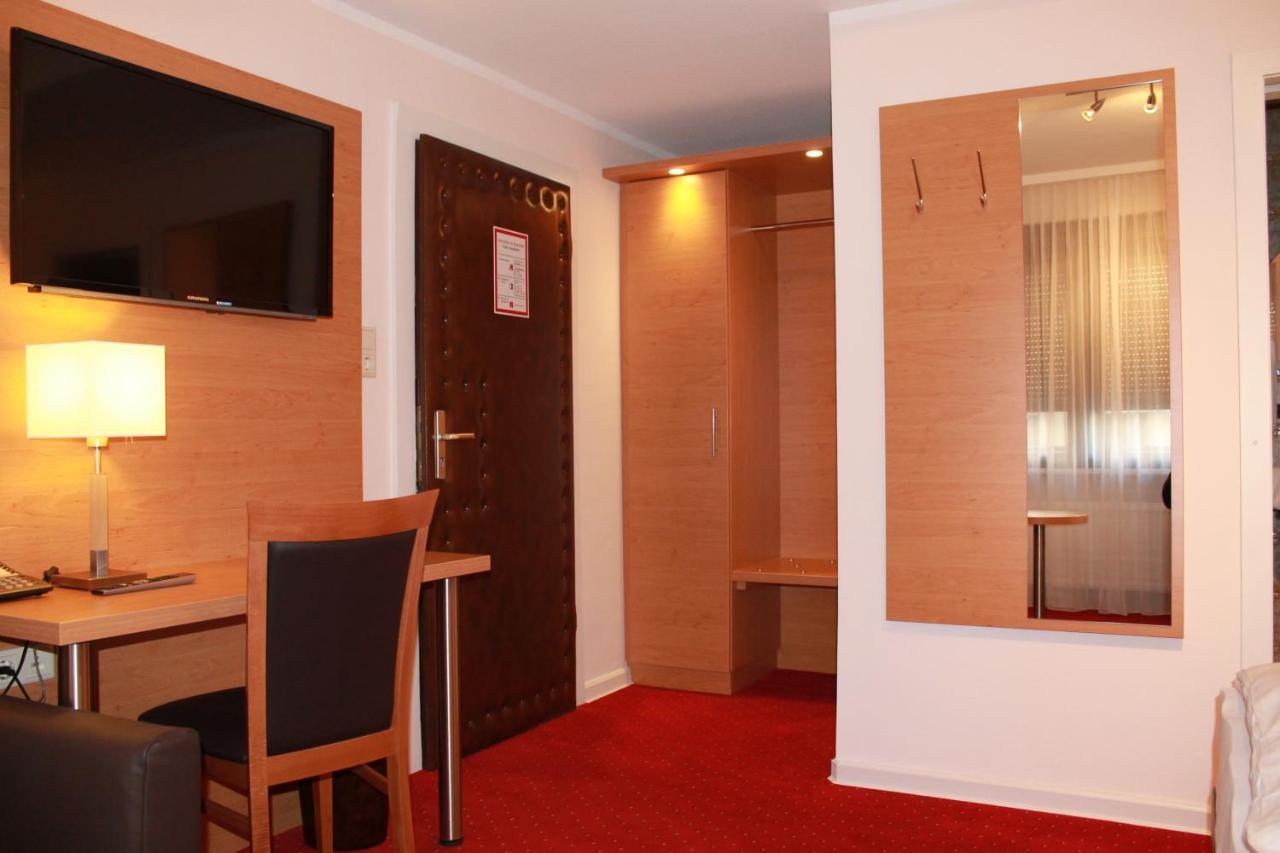 Hotel Huebler フランクフルト エクステリア 写真