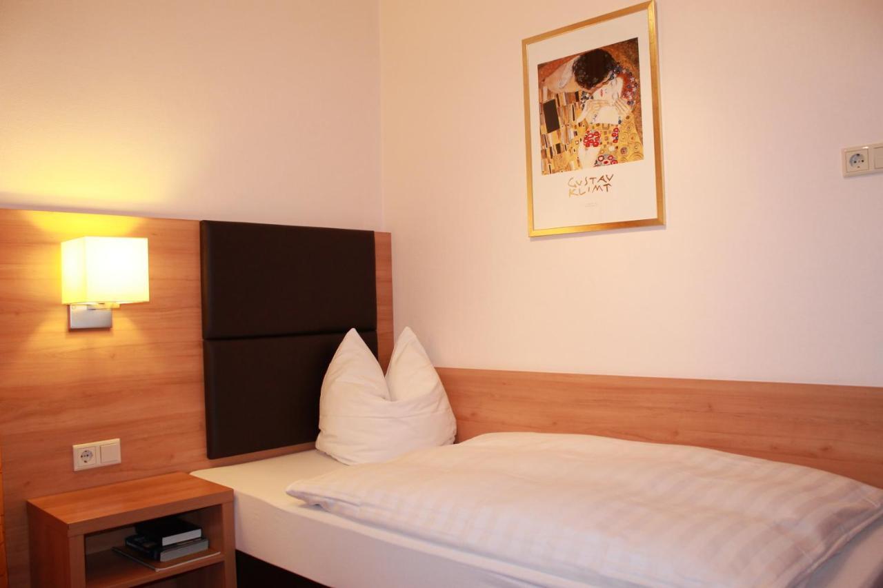 Hotel Huebler フランクフルト エクステリア 写真