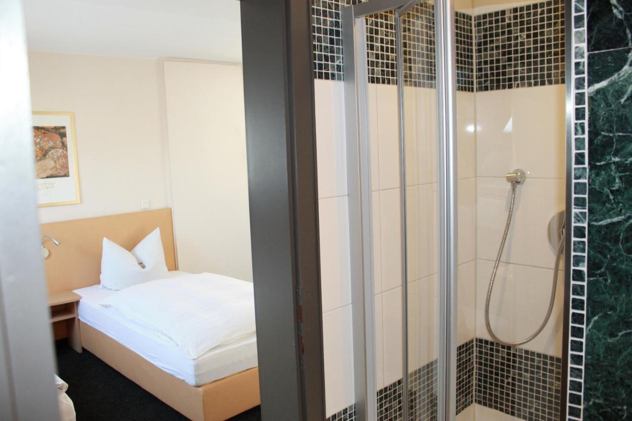 Hotel Huebler フランクフルト エクステリア 写真