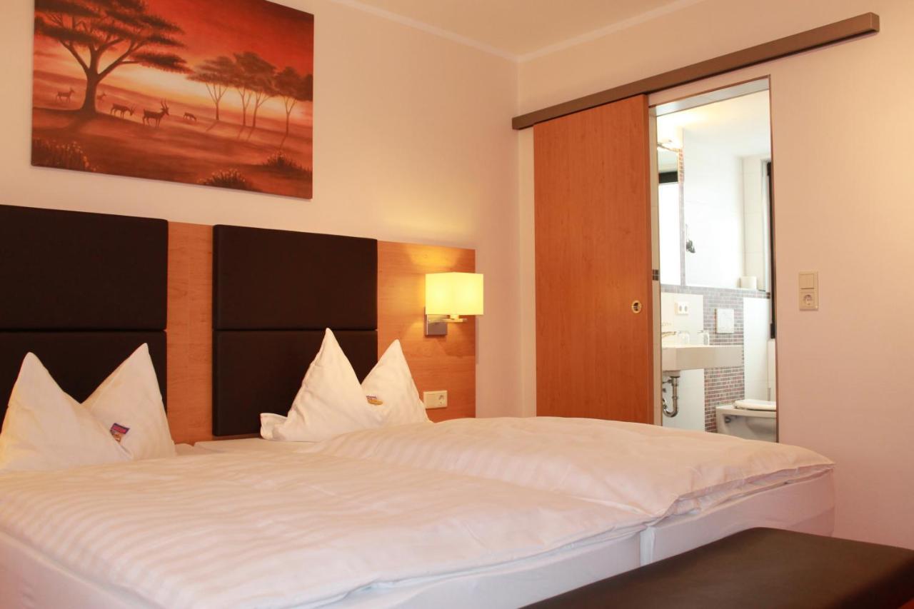 Hotel Huebler フランクフルト エクステリア 写真