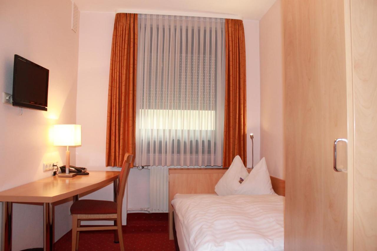 Hotel Huebler フランクフルト エクステリア 写真