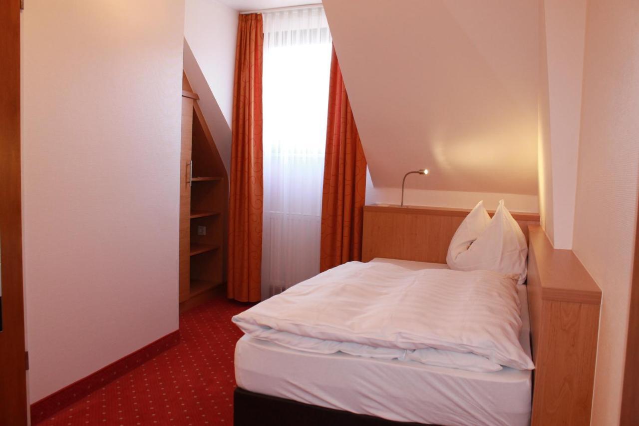 Hotel Huebler フランクフルト エクステリア 写真