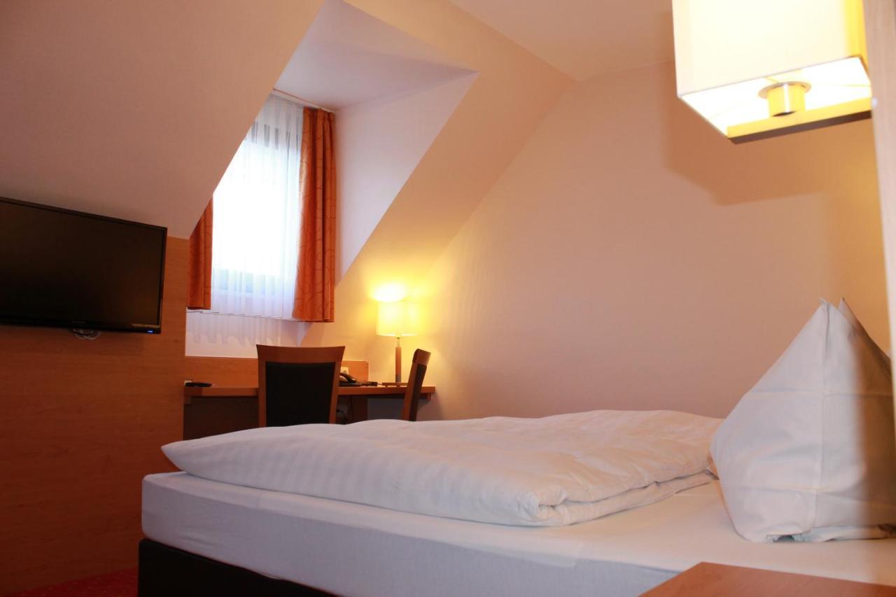 Hotel Huebler フランクフルト エクステリア 写真