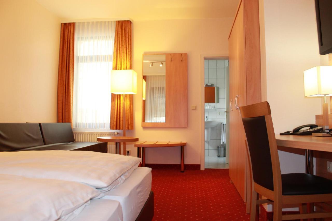 Hotel Huebler フランクフルト エクステリア 写真