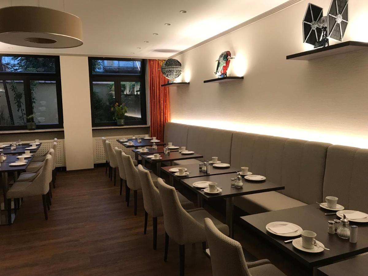 Hotel Huebler フランクフルト エクステリア 写真