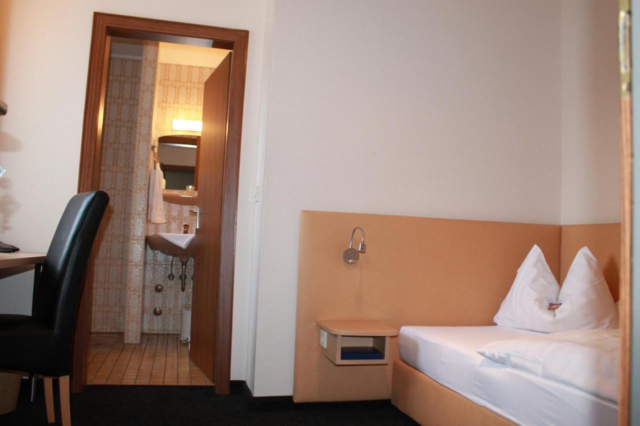 Hotel Huebler フランクフルト エクステリア 写真